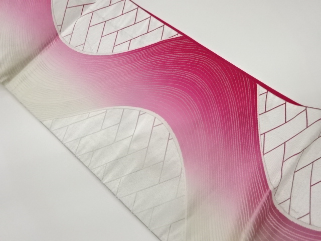 曲線に檜垣模様織出し袋帯